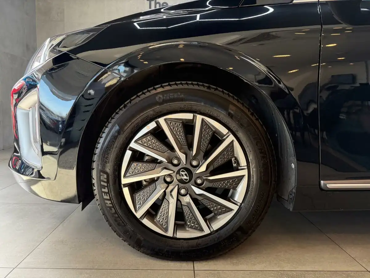 2022-hyundai-ioniq-e-premium-electric-big-25
