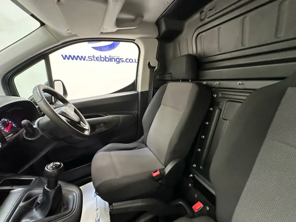 2019-vauxhall-combo-16cdti-edition-2000-100pseu6-big-20