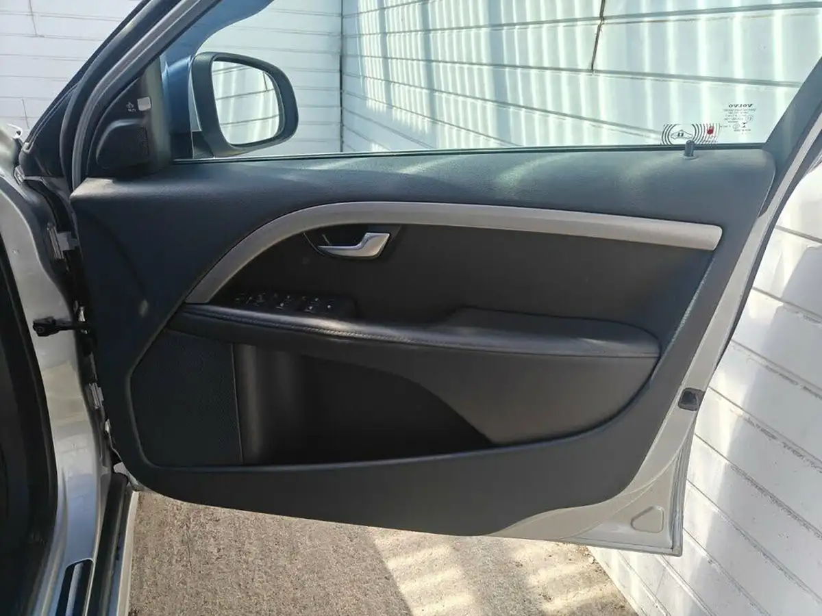 2014-volvo-v70-20td-d4-se-181bhp-nav-1969cc-geartronic-big-30