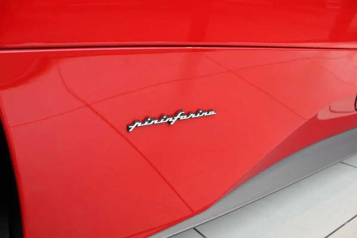 2012-ferrari-458-45-italia-big-37