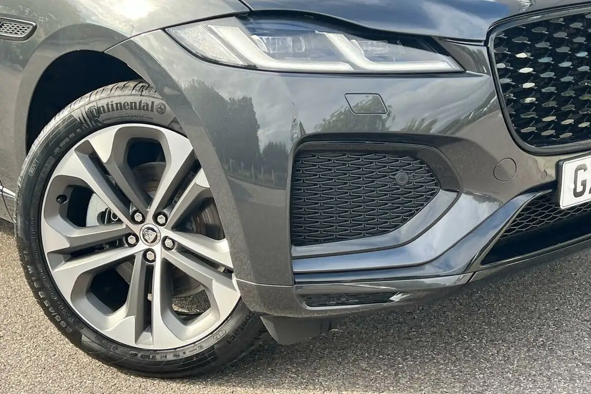 2024-jaguar-f-pace-20-d200-r-dynamic-hse-black-big-7