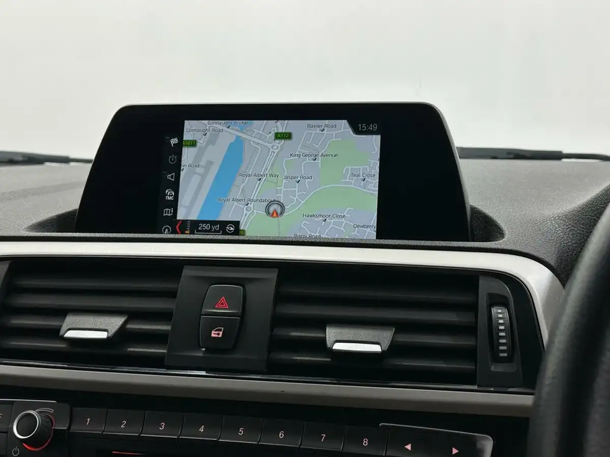 2018-bmw-1-series-20td-118d-se-5d-big-21