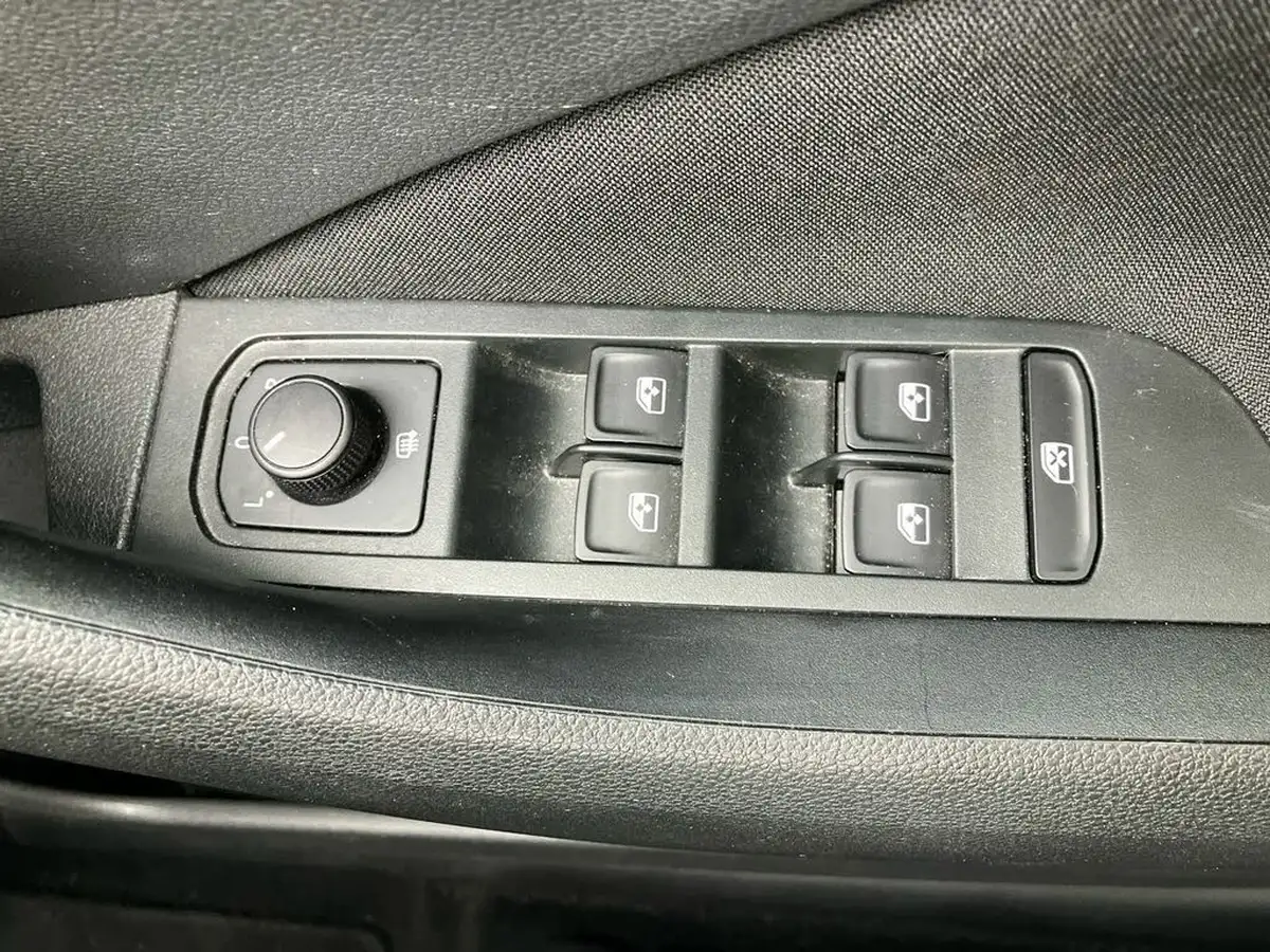 2023-skoda-kamiq-10-tsi-se-109ps-big-17