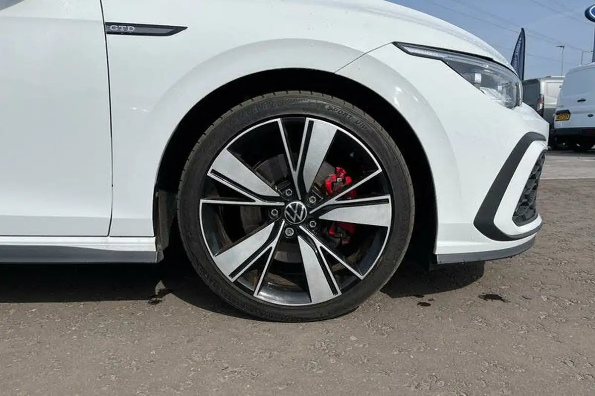 2021-volkswagen-golf-20tdi-gtd-big-7