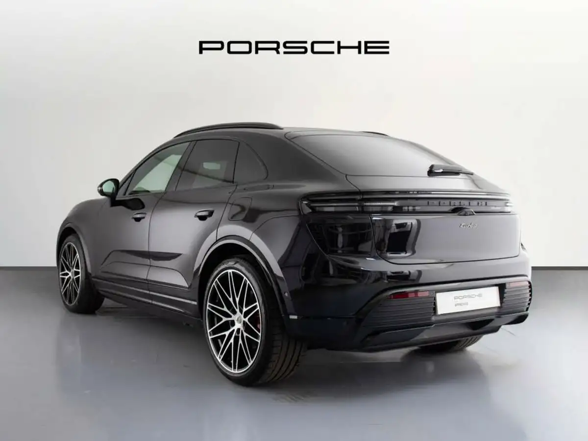 2024-porsche-macan-e-turbo-electric-big-11