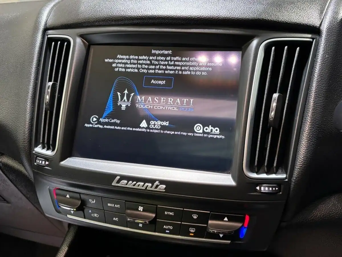 2017-maserati-levante-30td-4x4-no-trim-big-27