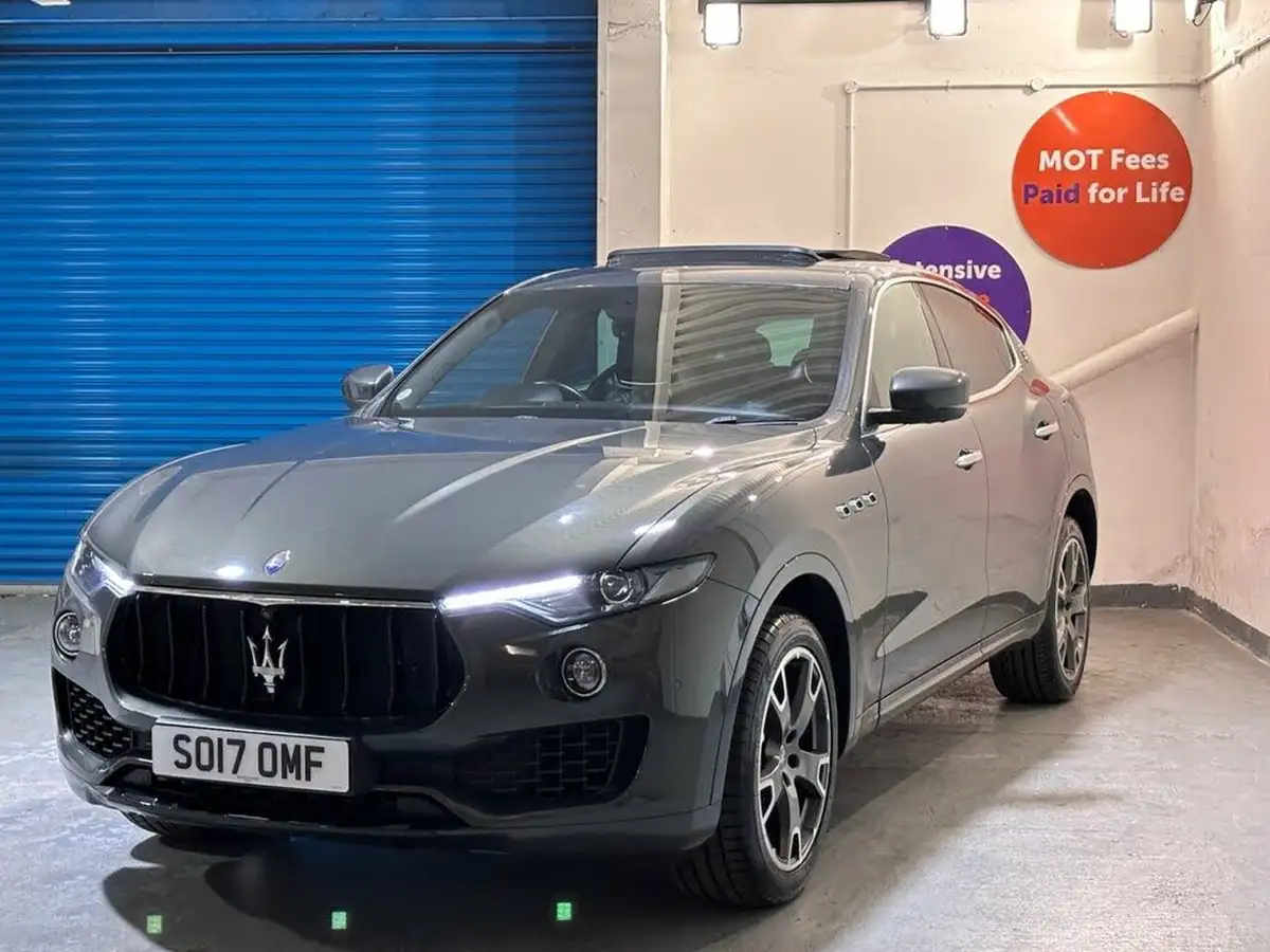 2017-maserati-levante-30td-4x4-no-trim-big-3