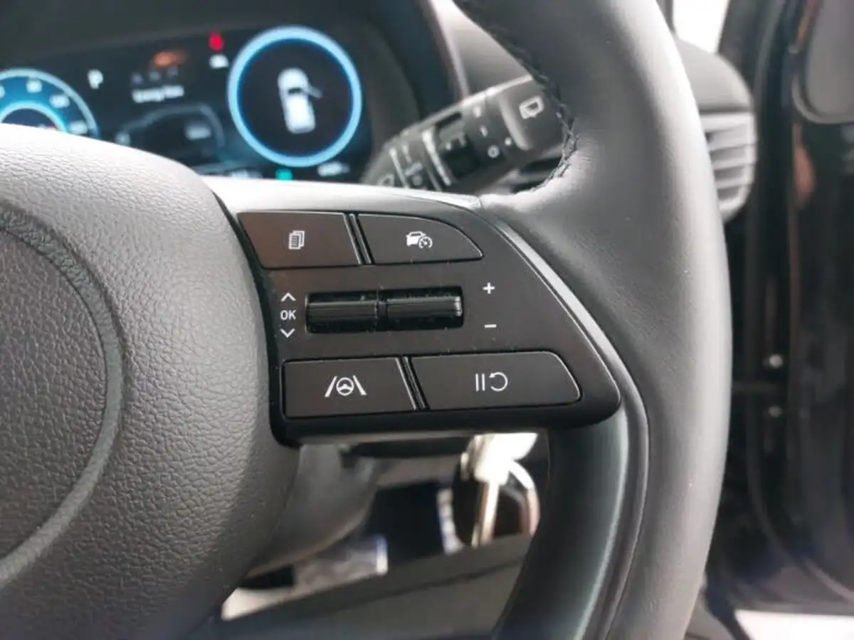 2024-hyundai-bayon-10-t-gdi-premium-100ps-48-volt-mhev-dct-big-14