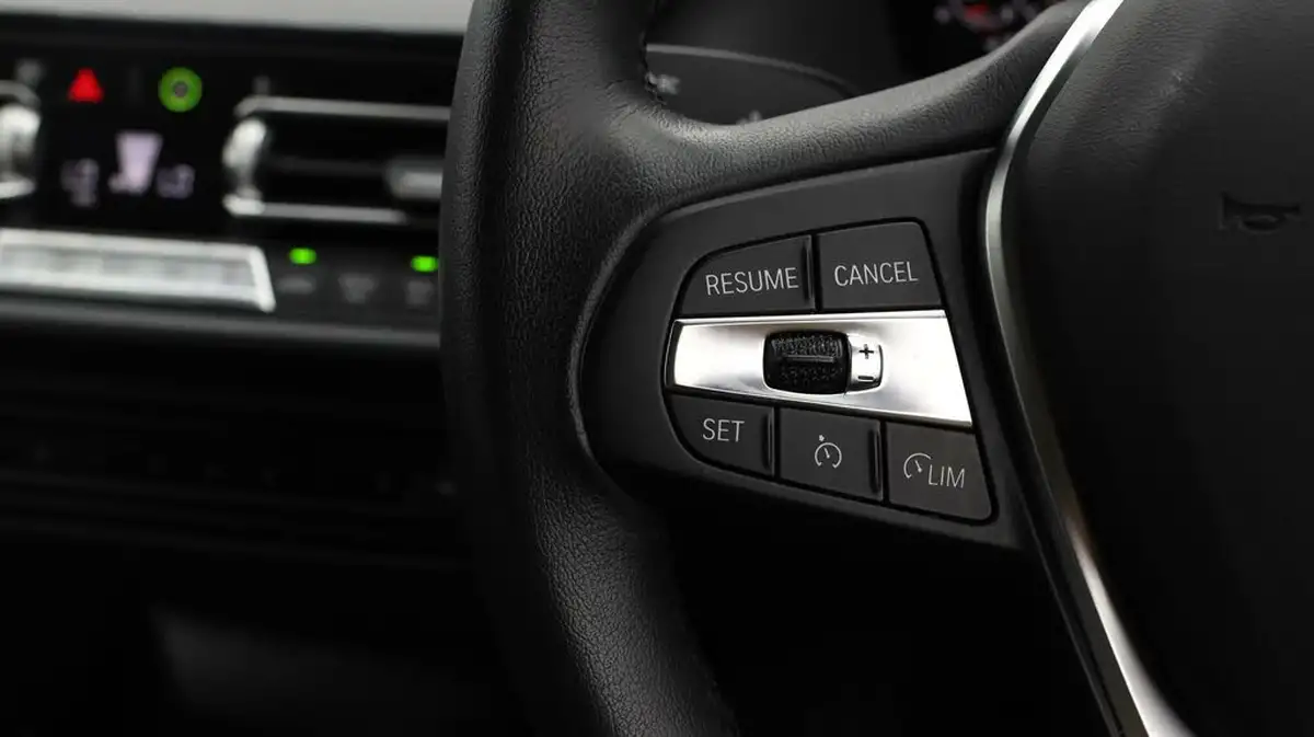 2024-bmw-1-series-15-118i-sport-dct-big-20