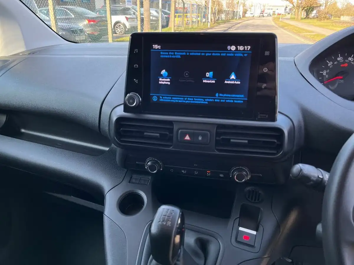 2021-peugeot-partner-15-bluehdi-1000-professional-100ps-eu6dt-panel-big-5