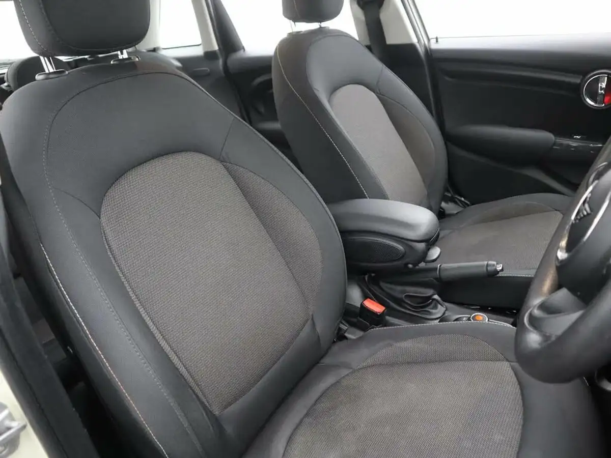 2019-mini-cooper-15-cooper-classic-hatchback-5d-auto-big-7
