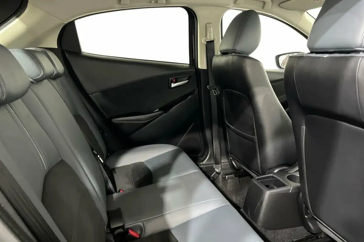 2021-mazda-mazda2-15-skyactiv-g-gt-sport-nav-light-stone-big-9