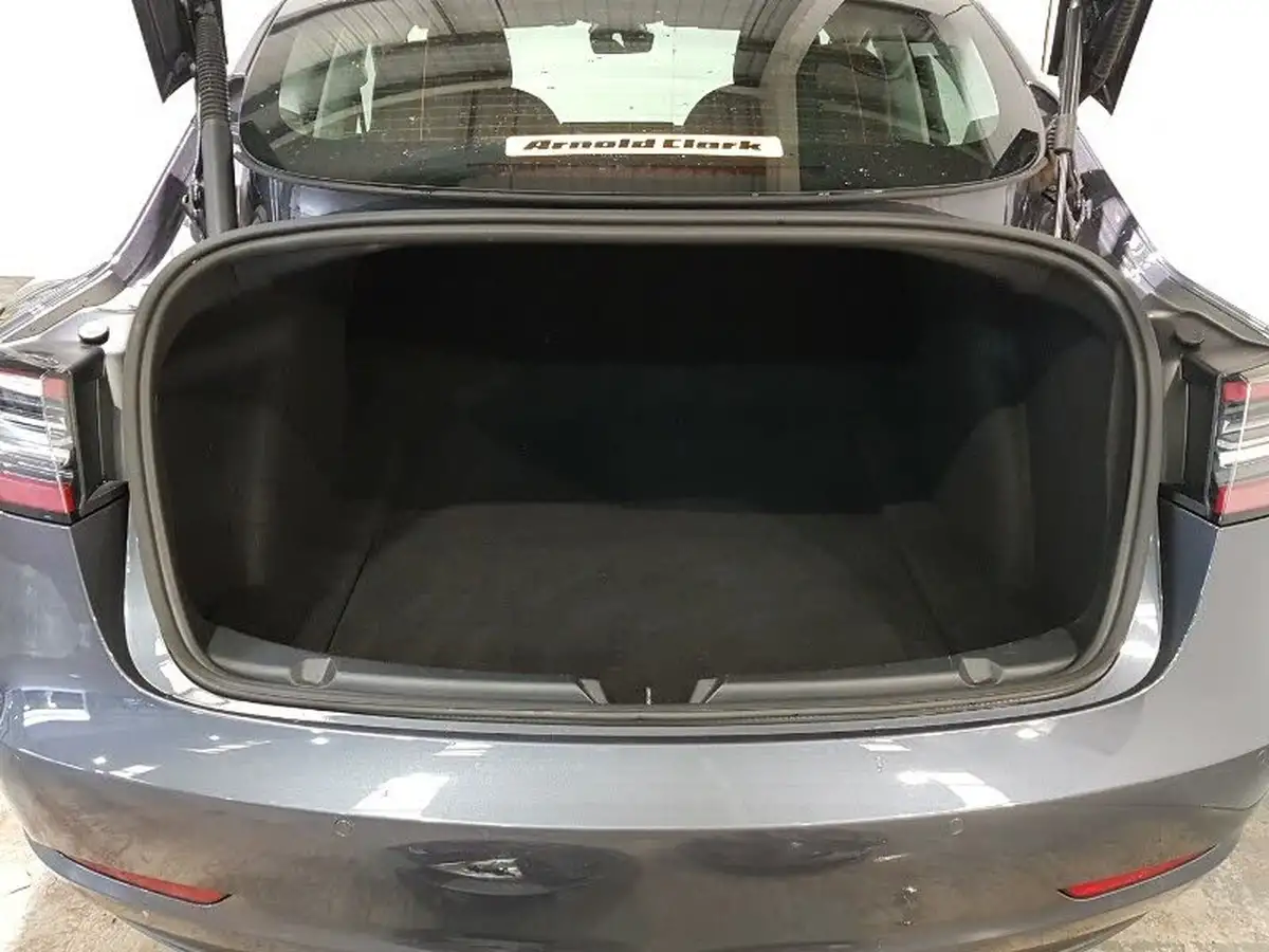 2021-tesla-model-3-e-long-range-awd-big-7