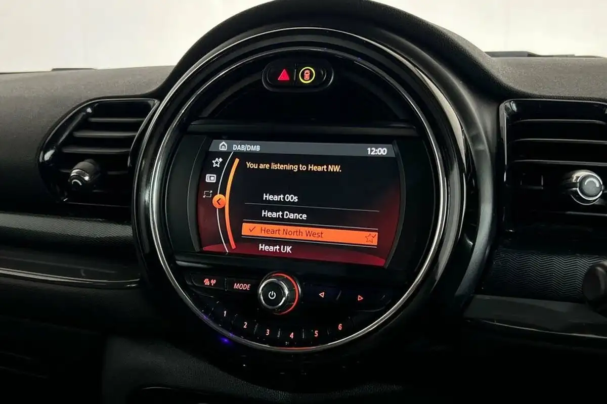 2018-mini-clubman-15-cooper-ss-auto-big-14