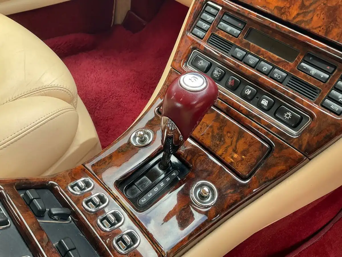 2001-bentley-arnage-68-red-label-big-71
