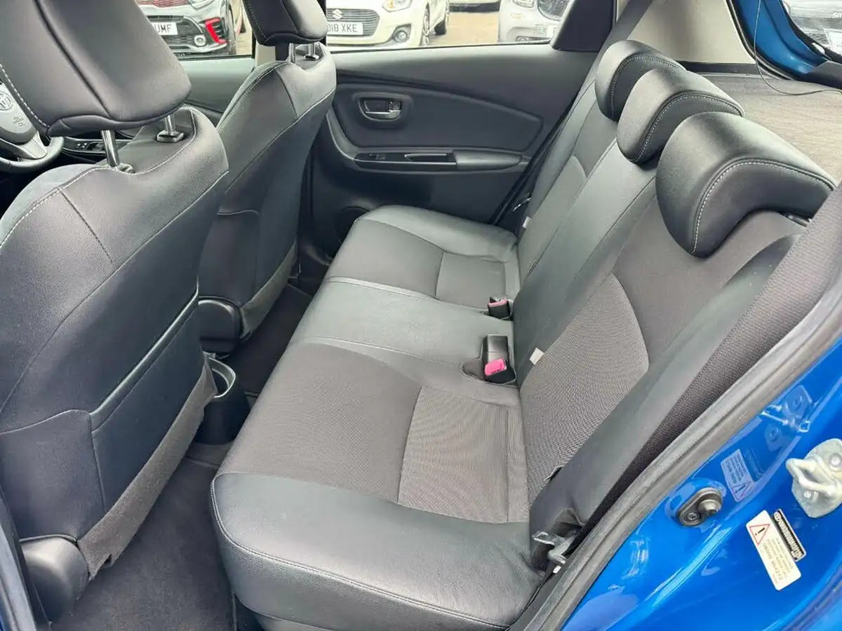 2015-toyota-yaris-15-vvt-i-excel-hybrid-15in-big-19