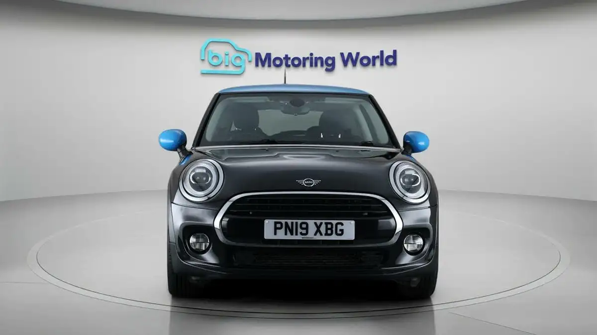 2019-mini-cooper-15-cooper-classic-hatchback-3d-big-2