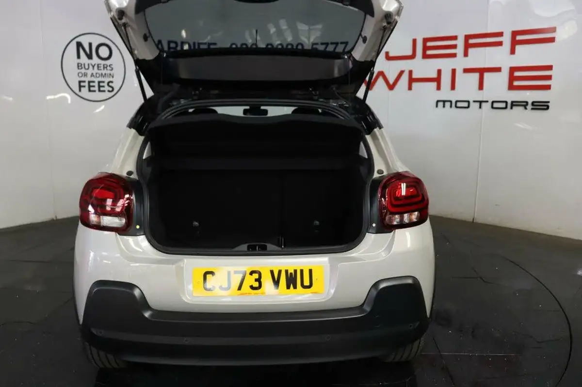 2024-citroen-c3-12-puretech-plus-110ps-eat6-big-11