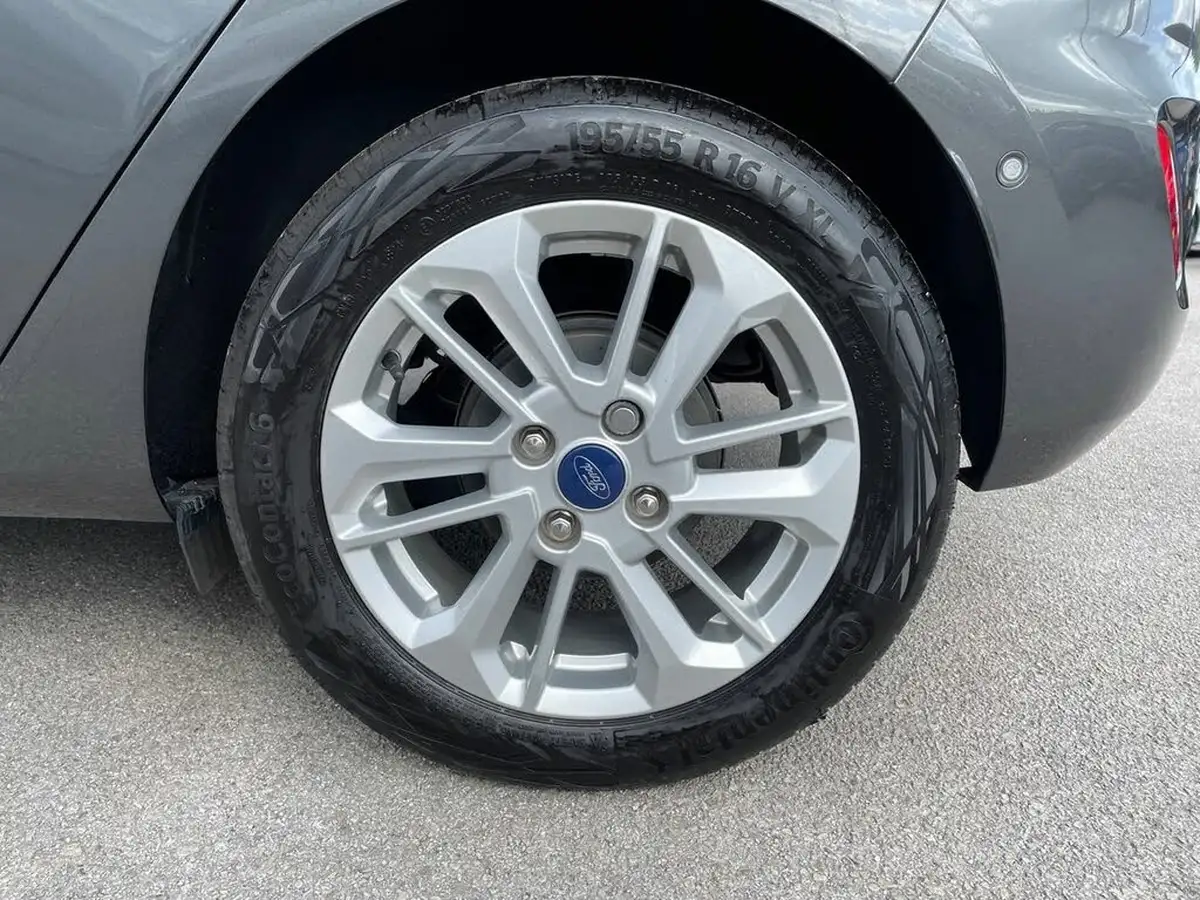 2022-ford-fiesta-10t-titanium-125ps-hybrid-mhev-big-14