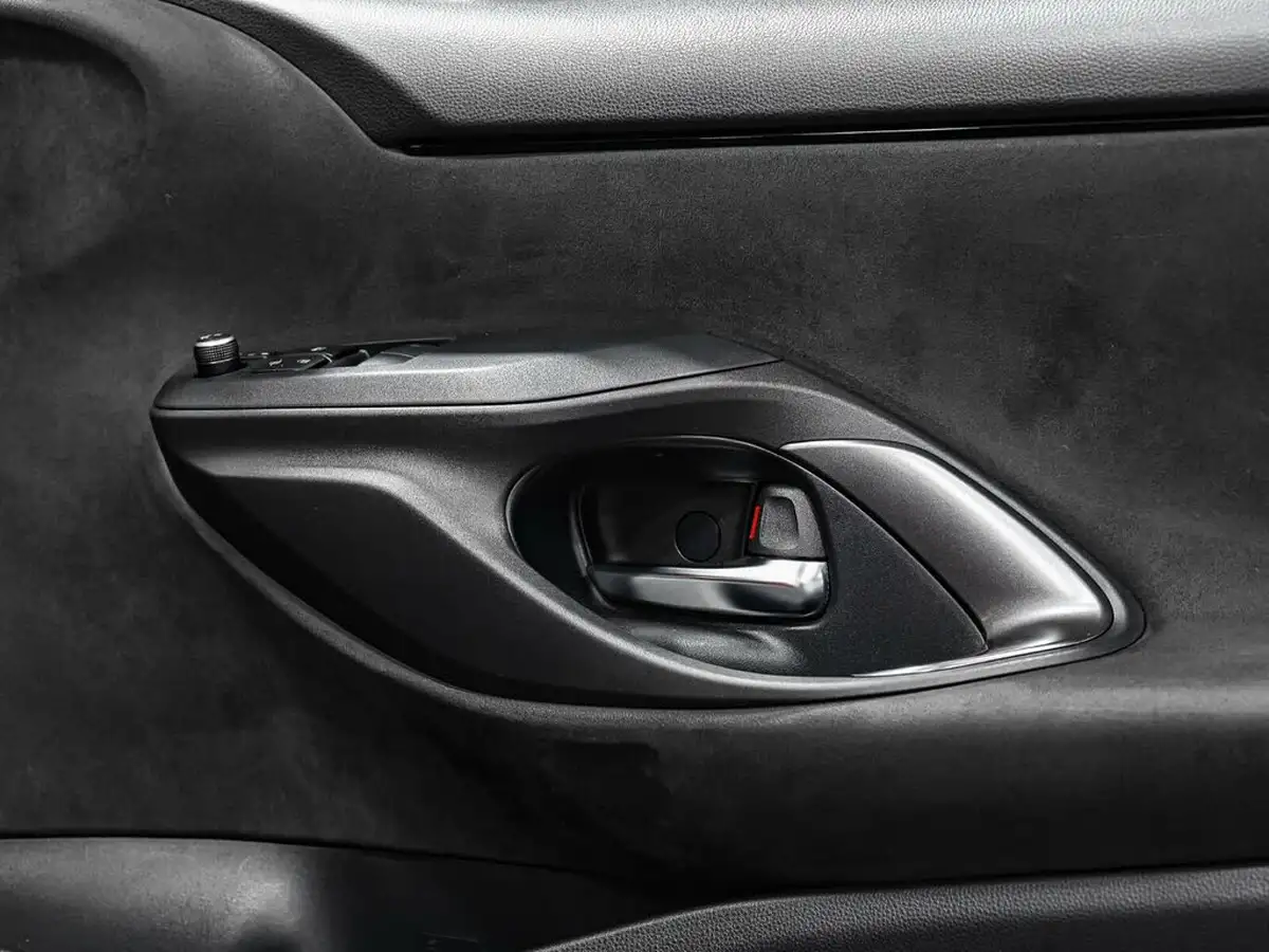 2022-toyota-yaris-16-gr-circuit-pack-big-22