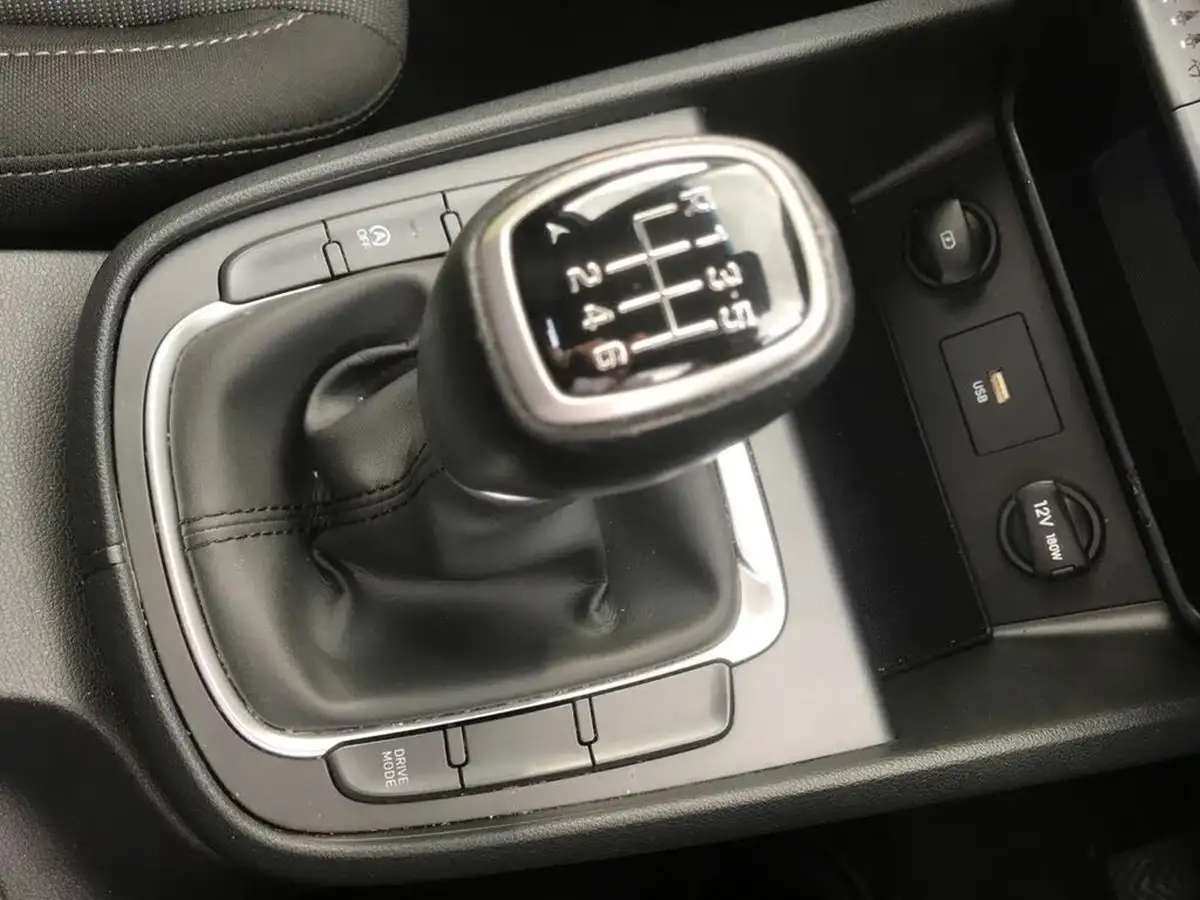 2022-hyundai-kona-10-t-gdi-se-connect-big-18