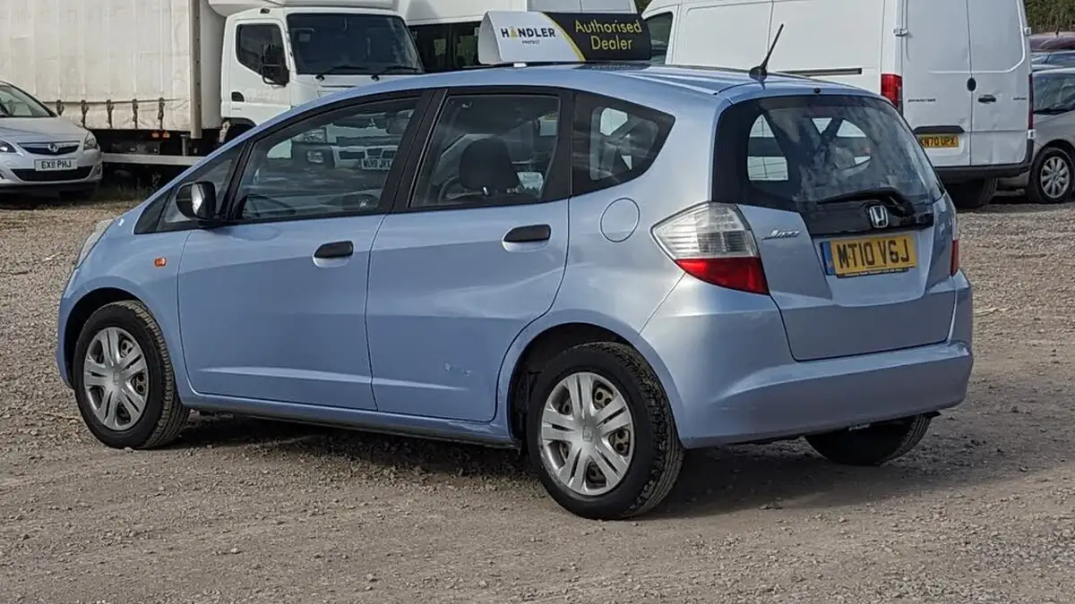 2010-honda-jazz-12-s-big-2