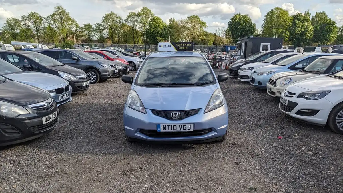 2010-honda-jazz-12-s-big-30