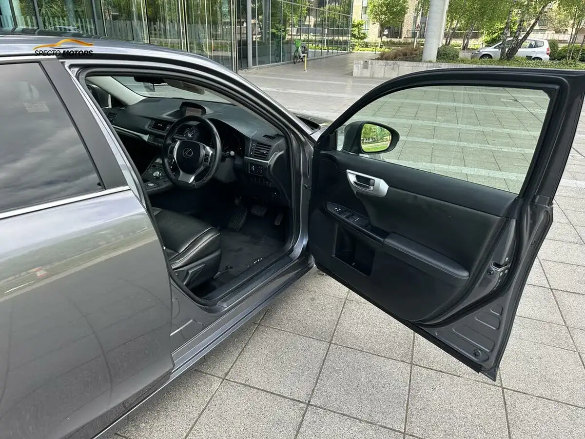 2013-lexus-ct-200h-18-advance-big-13