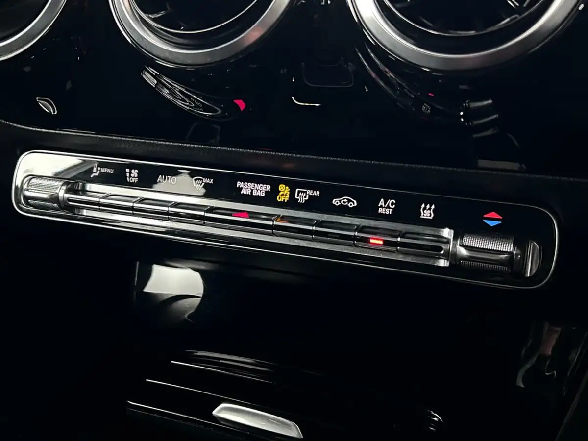 2020-mercedes-benz-a-class-13-a250e-amg-line-executive-hatchback-5d-big-30
