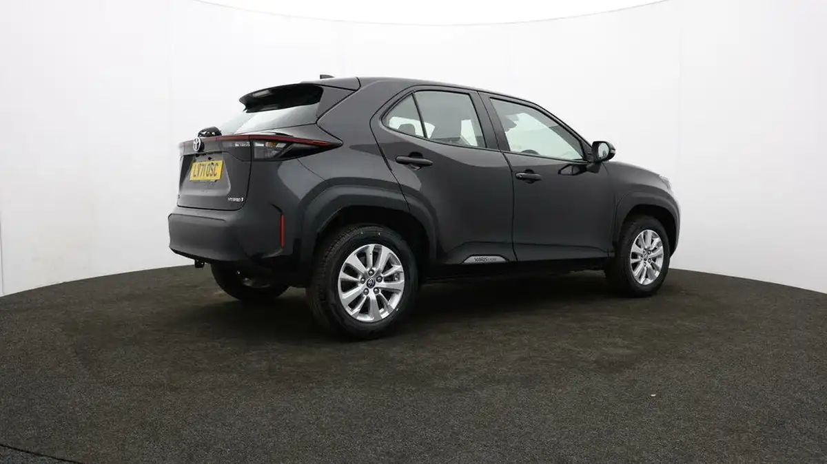 2021-toyota-yaris-cross-15-vvt-i-icon-big-25