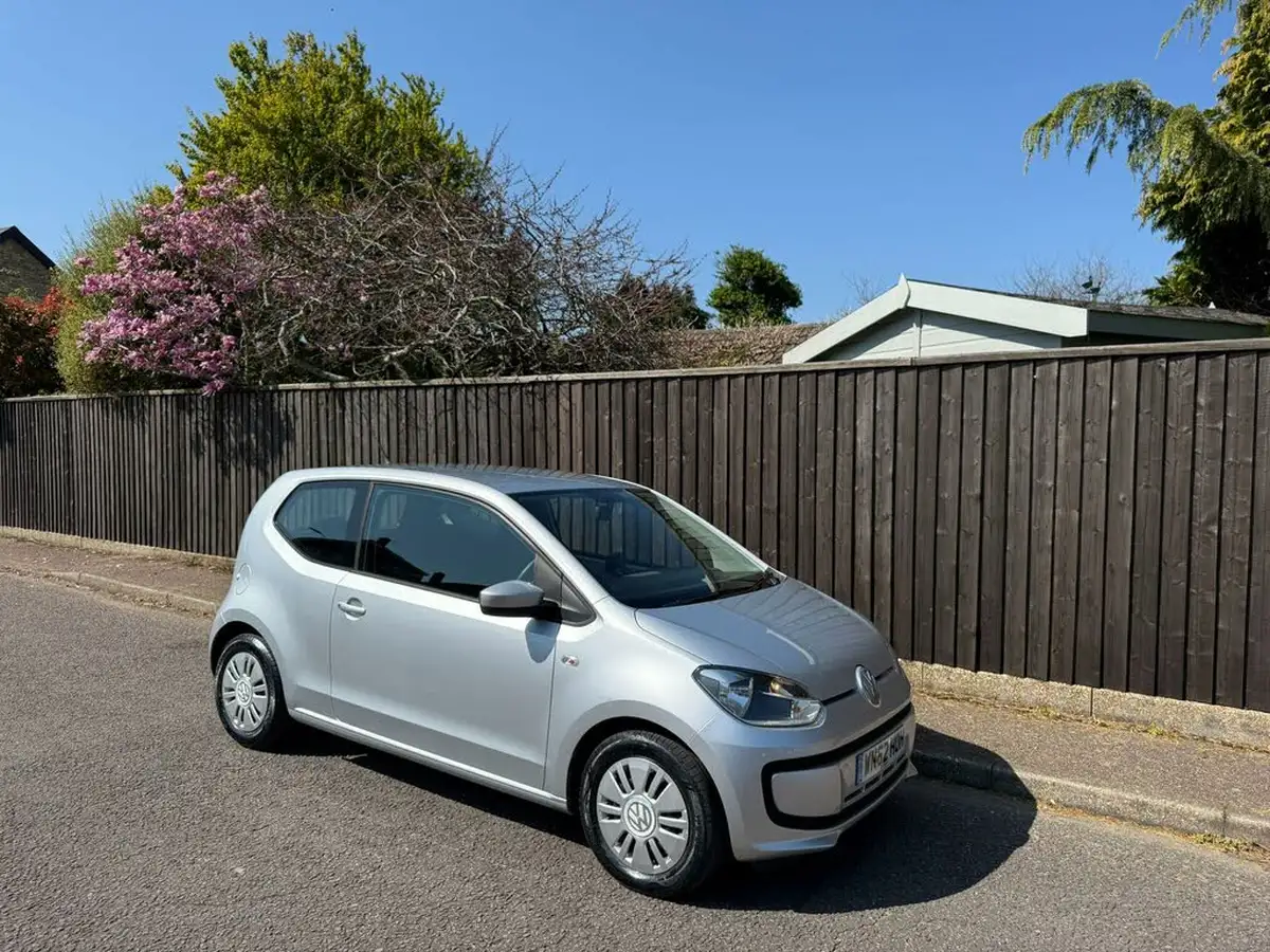 2012-volkswagen-up-10-move-up-60ps-bluemotion-tech-3d-big-3