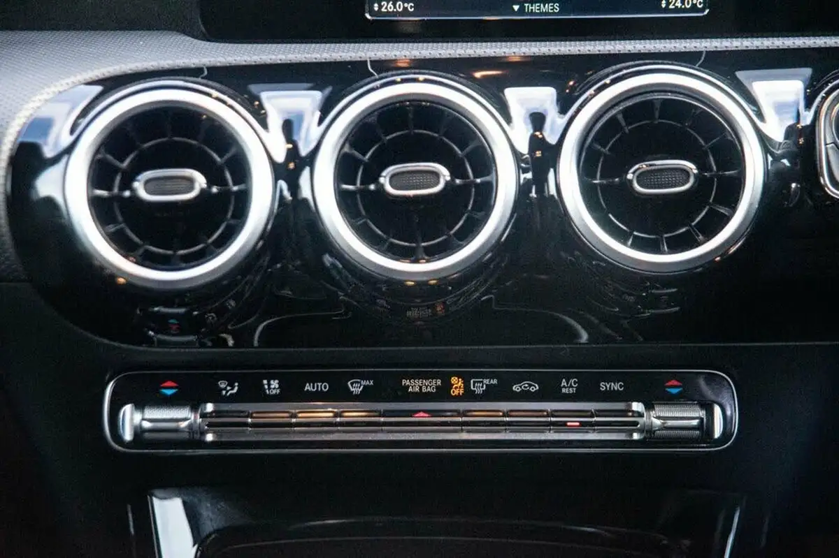 2020-mercedes-benz-a-class-13-a200-amg-line-hatchback-5d-big-19