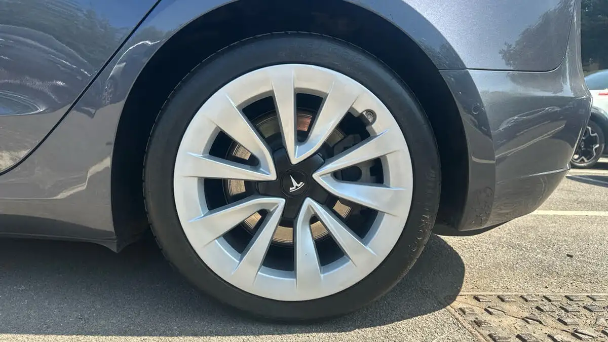 2021-tesla-model-3-e-long-range-awd-big-17