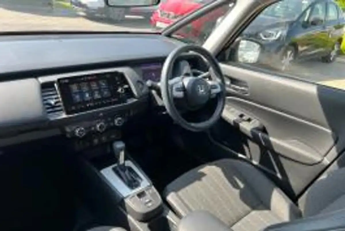 2021-honda-jazz-15-i-mmd-ex-107ps-big-17