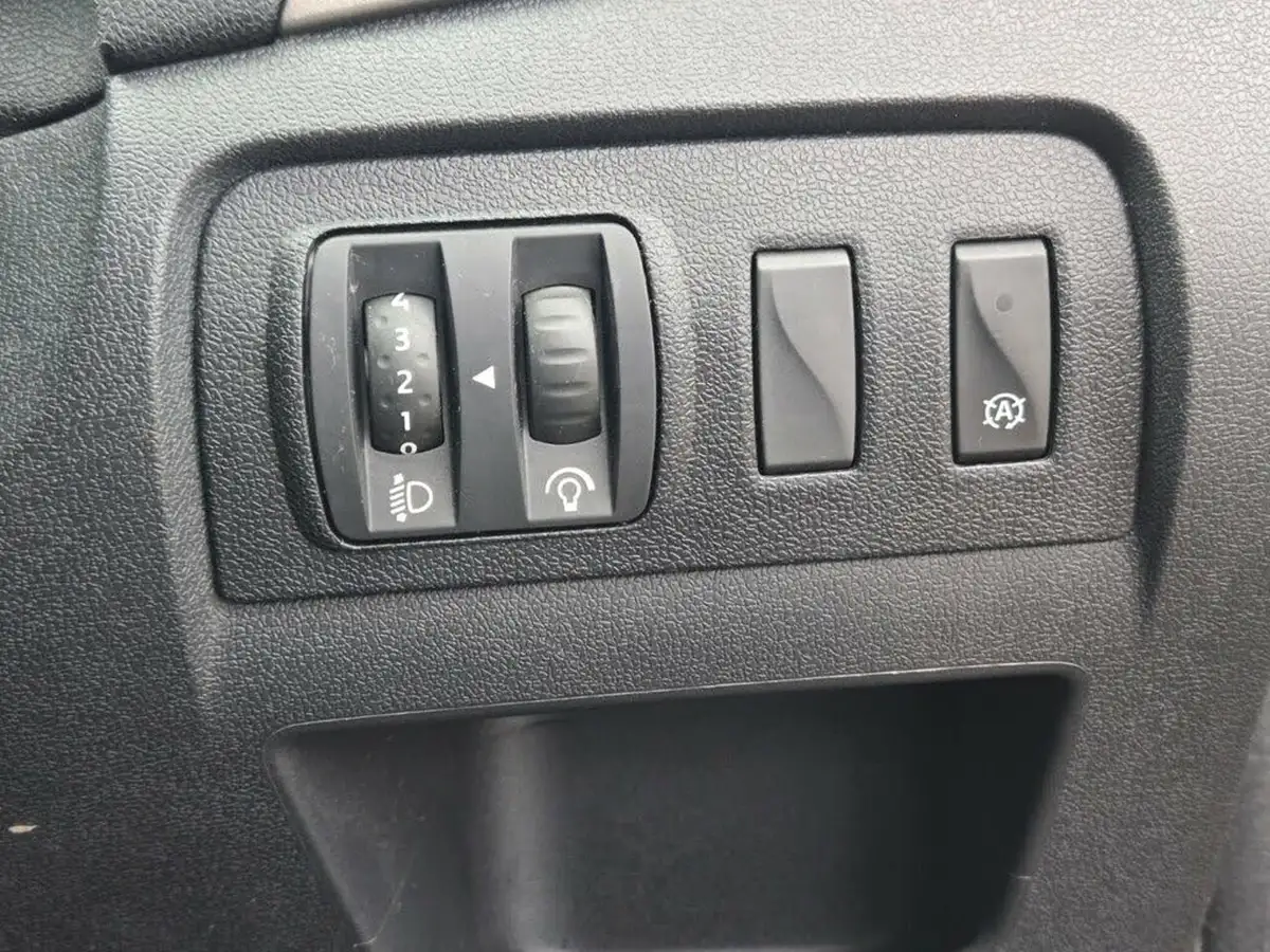 2014-renault-scenic-xmod-15dci-dynamique-tomtom-ss-big-11