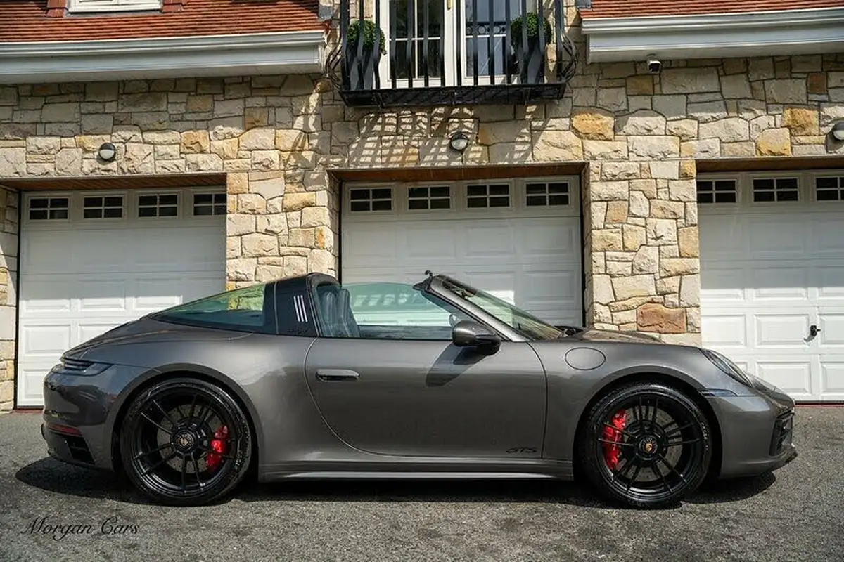 2022-porsche-911-30-targa-4-gts-pdk-big-3