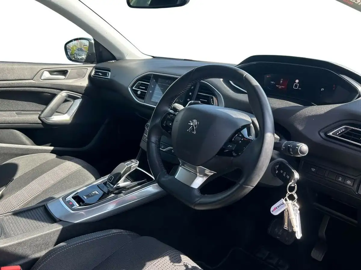 2021-peugeot-308-15-bluehdi-allure-digital-i-cockpit-eat8-big-4