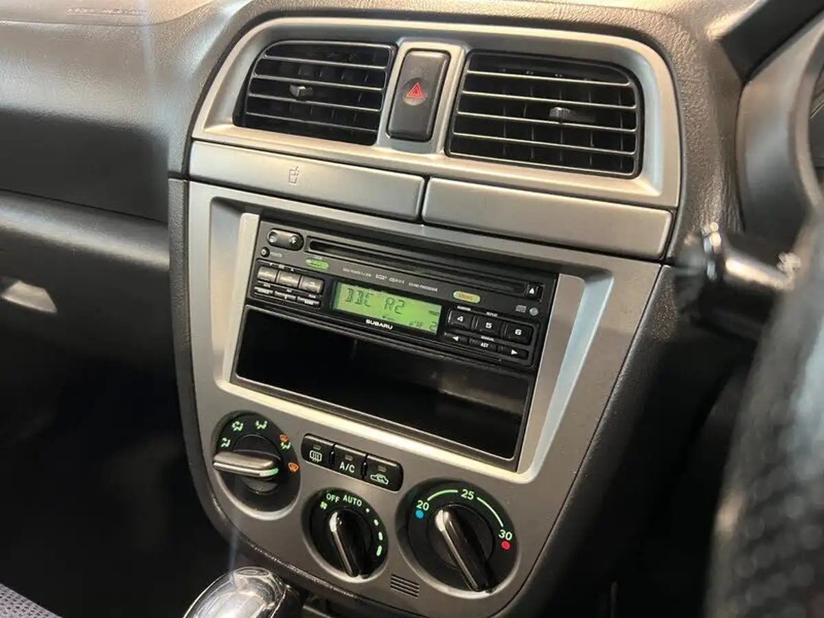 2002-subaru-impreza-20-gx-saloon-4d-auto-big-39