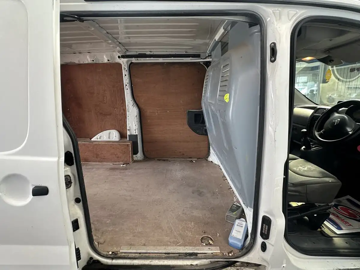 2015-citroen-dispatch-16td-enterprise-panel-big-4