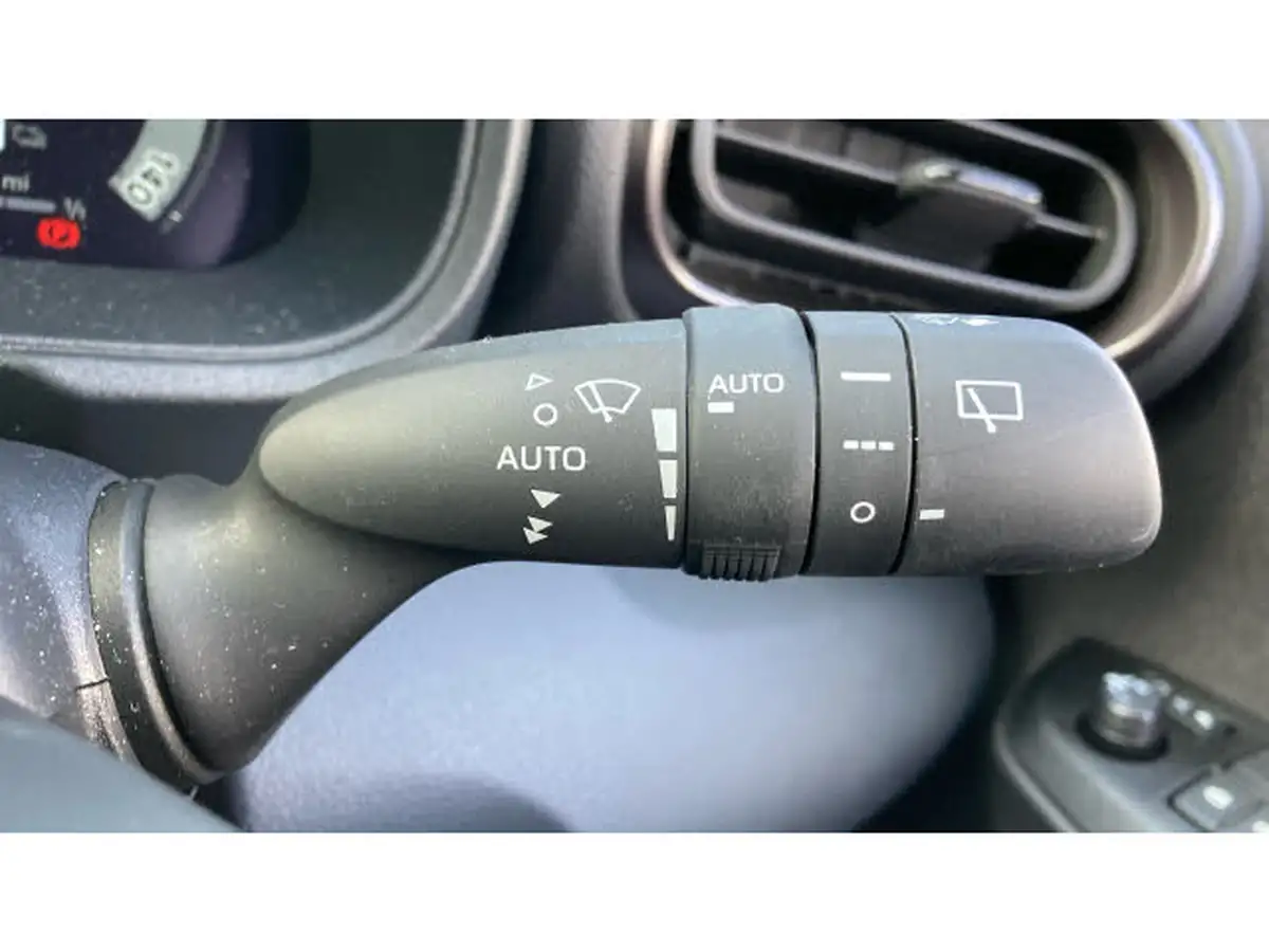 2024-toyota-yaris-15-vvt-i-gr-sport-128bhp-big-21