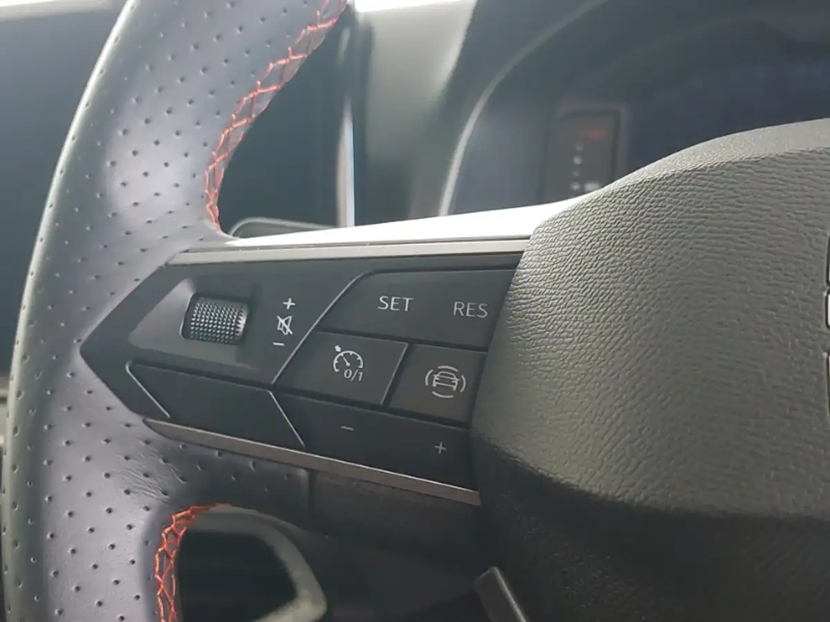2023-tesla-model-y-e-rwd-big-13