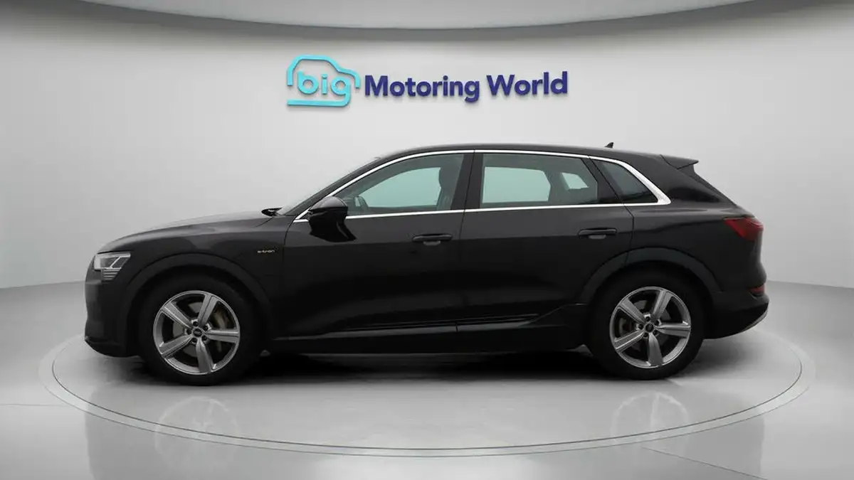 2021-audi-e-tron-50e-technik-station-wagon-big-4
