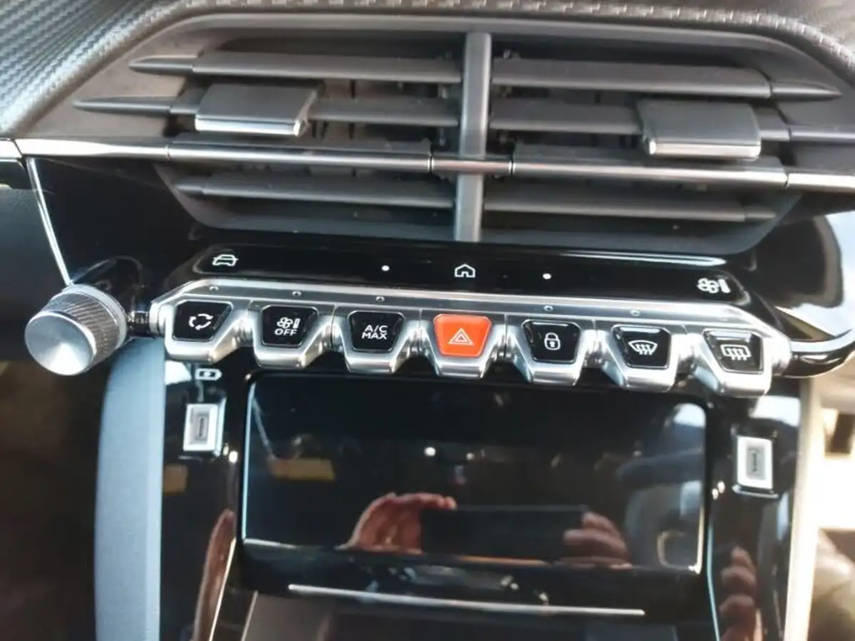 2024-peugeot-2008-suv-12-puretech-gt-130ps-eat8-big-16