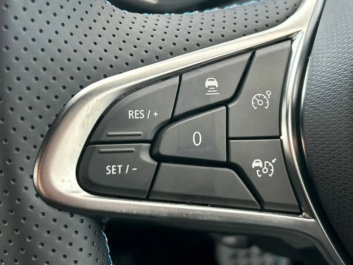 2025-renault-clio-16-esprit-alpine-big-18