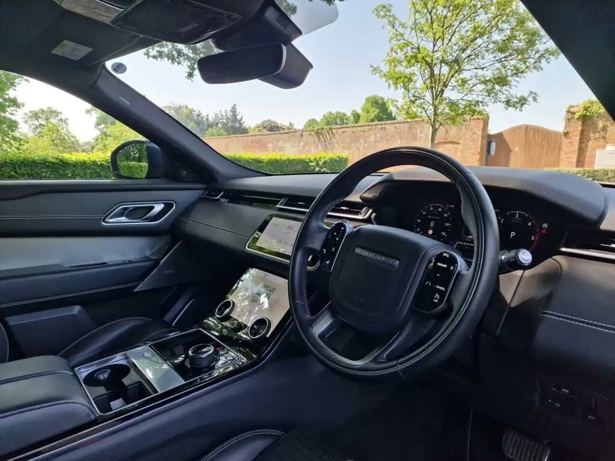 2018-land-rover-range-rover-velar-20-d180-r-dynamic-hse-big-18