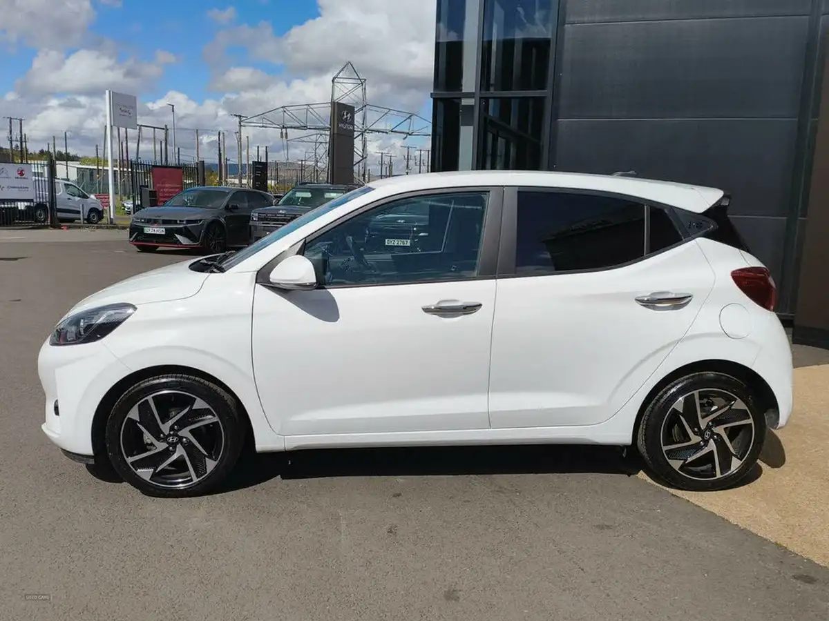 2024-hyundai-i10-10-premium-67ps-auto-big-3