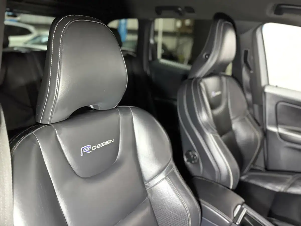 2014-volvo-xc60-24td-d5-r-design-lux-215bhp-geartronic-big-10