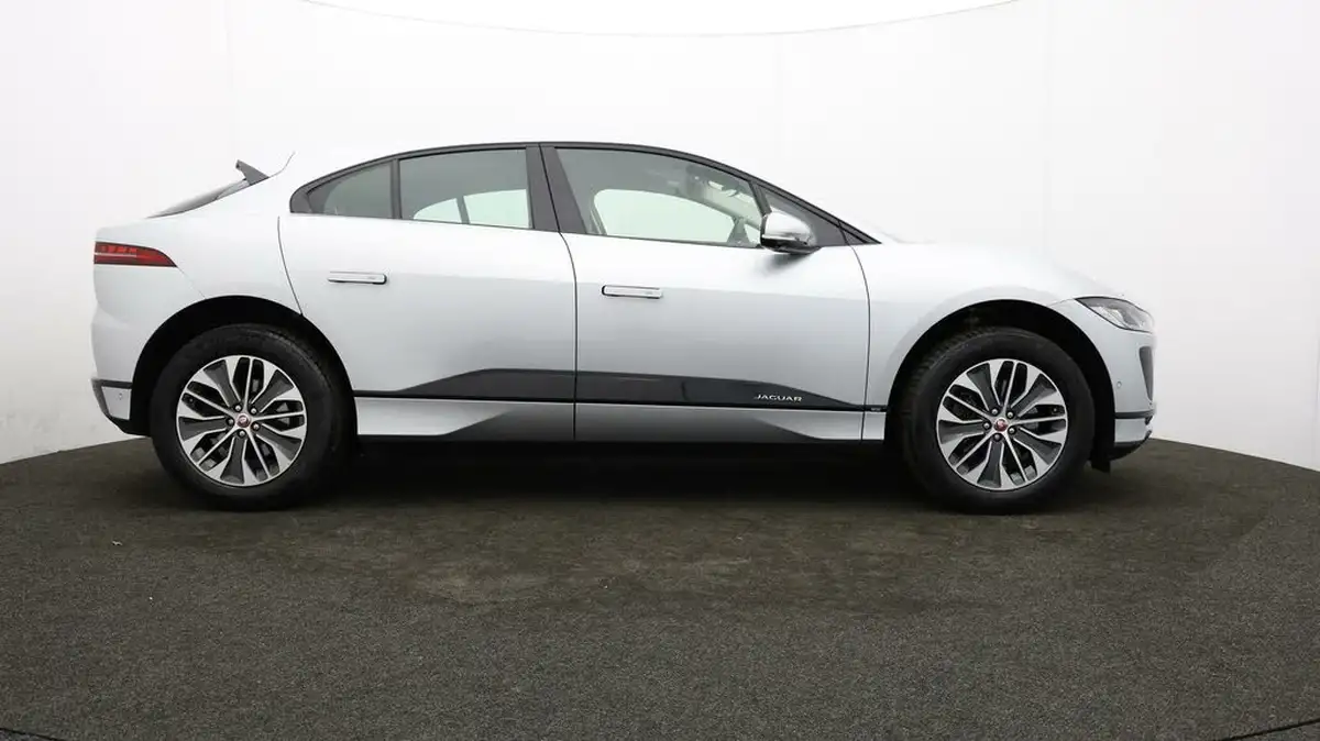 2021-jaguar-i-pace-ev400-se-big-30