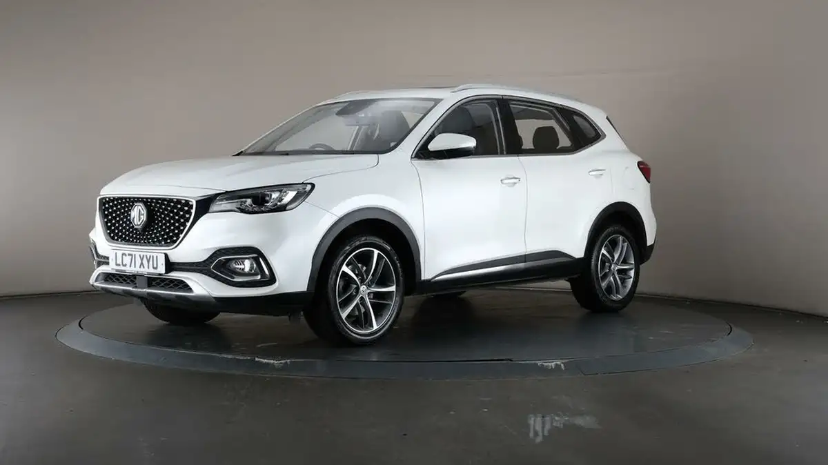 2021-mg-hs-15t-gdi-exclusive-162ps-big-34