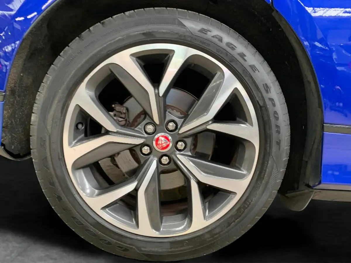2022-jaguar-i-pace-ev400-hse-big-30